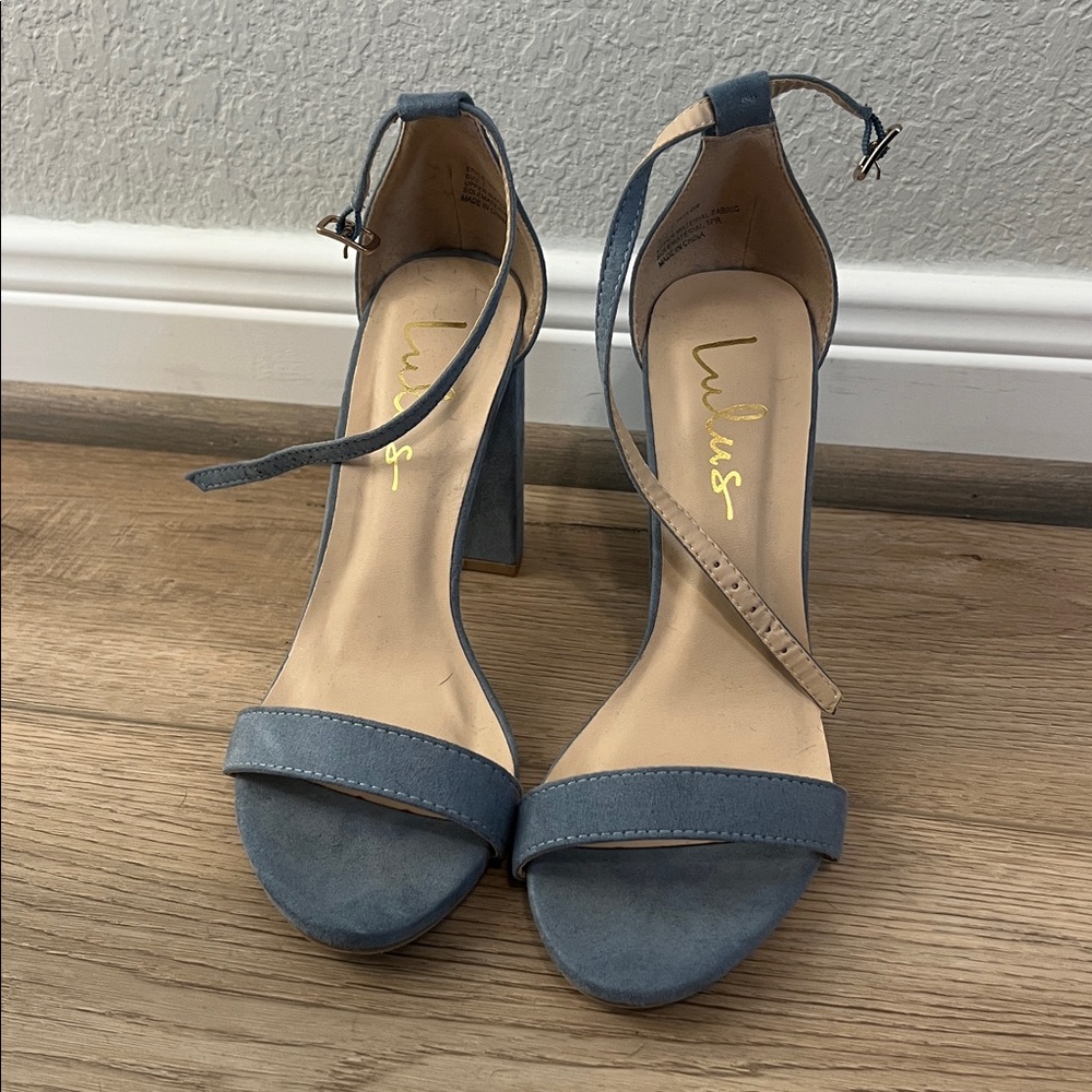 Lulu's sz 7 ~4inch Blue Heels - only worn once for a few hours, like new.